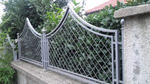 ograde za stepeništa , portuni ,kovane ograde , okućnice , kapije bravarija , rijekamont