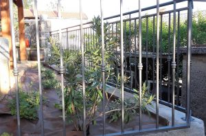 ograde za stepeništa , portuni ,kovane ograde , okućnice , kapije bravarija , rijekamont