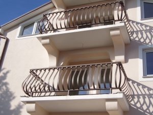 ograde za stepeništa , portuni ,kovane ograde , okućnice , kapije bravarija , rijekamont