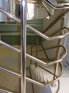 ograde za stepeništa , portuni ,kovane ograde , okućnice , kapije bravarija , rijekamont