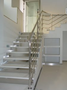 ograde za stepeništa , portuni ,kovane ograde , okućnice , kapije bravarija , rijekamont