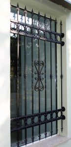 ograde za stepeništa , portuni ,kovane ograde , okućnice , kapije bravarija , rijekamont